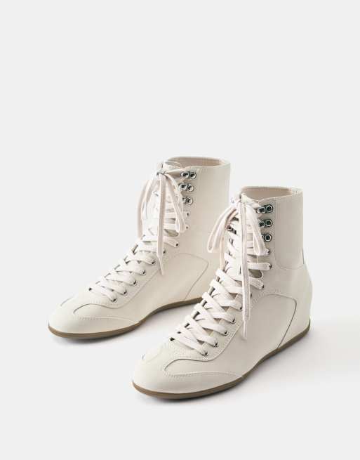 Pull&Bear låga sneakers i mocka, cream, 2 av 5