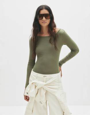 Pull & Bear - Langärmliger Body in Khaki-Grün