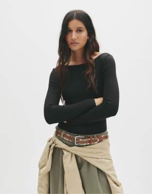Pull & Bear - Langärmliger Body in Schwarz