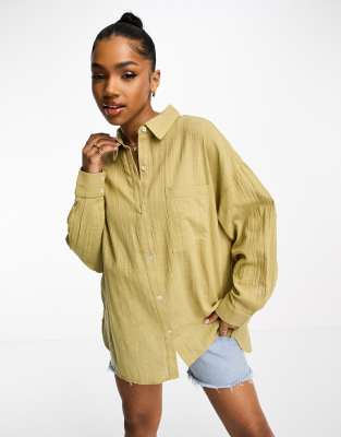 Pull & Bear - Langärmliges Leinenhemd in Khaki-Grün