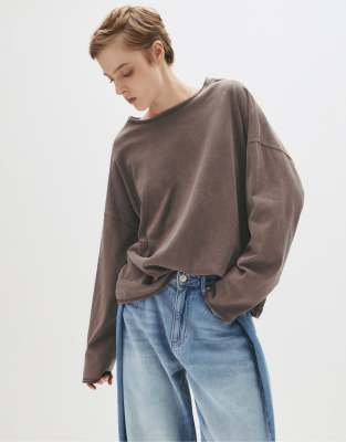 Pull & Bear - Langärmliges Oversize-T-Shirt in Aubergine-Rot
