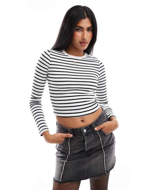 Pull&Bear – Langärmliges Shirt in Schwarz und Weiß gestreift - view 1