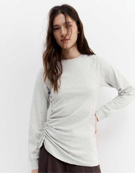 Pull&Bear – Langärmliges T-Shirt in Grau meliert mit Raffung - view 1