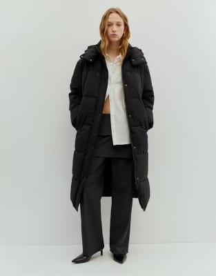 Pull & Bear - Lange Pufferjacke in Schwarz