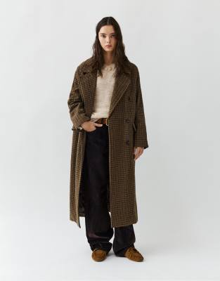Pull & Bear - Langer Mantel in Braun mit Textur und Hahnentrittmuster-Bunt