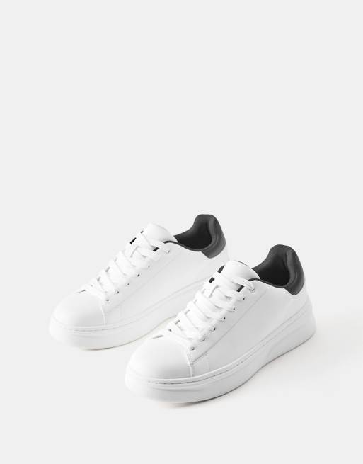 Pull&Bear lässige Sneaker mit Detail in Weiß, 2 von 4