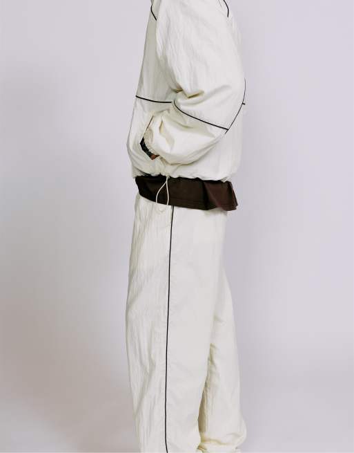 Pull&Bear lätta joggers med kontrastsöm i off white, 6 av 7