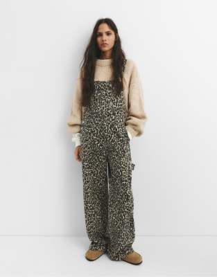 Pull & Bear - Latzhose mit Leopardenmuster-Bunt