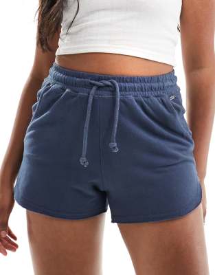 Pull & Bear - Lauf-Shorts in Petrol mit Kordelzugbund-Blau