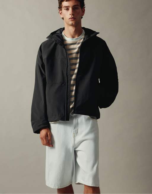 Pull&Bear – Leichte Regenjacke in Schwarz mit Kapuze, 7 von 7
