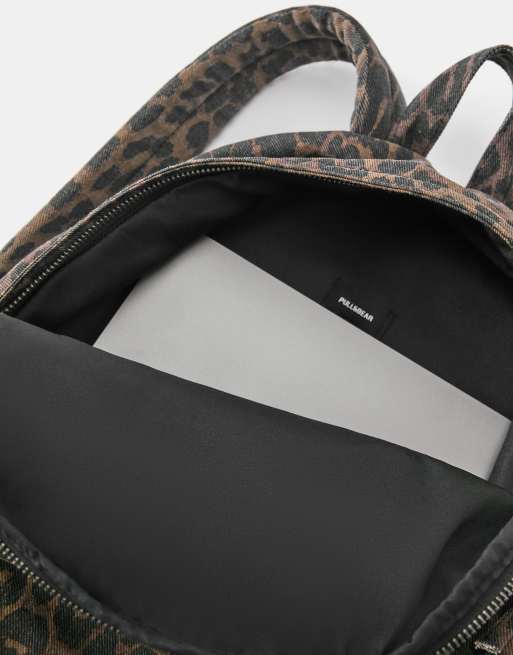 Pull&Bear Leopard print backpack in leopard, 4 of 4