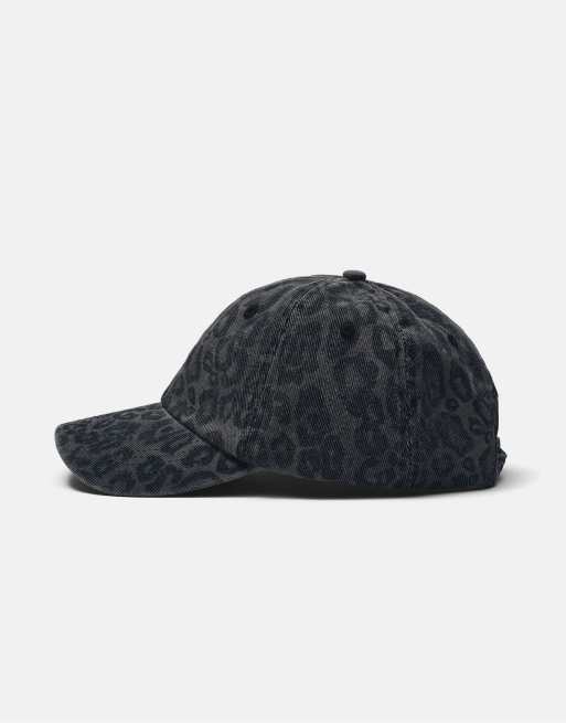 Pull&Bear Leopard print cap in grey, 2 of 3