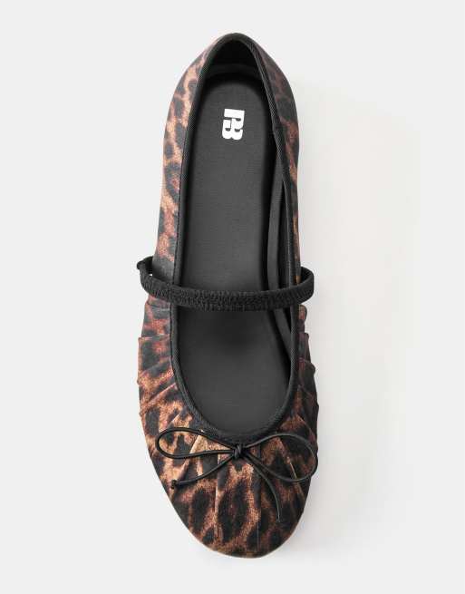 Pull&Bear Leopard print ruched ballet pumps in leopard, 3 of 5