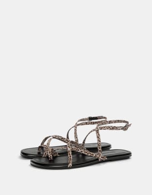 Pull&Bear – Leopardmönstrade, platta sandaler med remmar - view 1