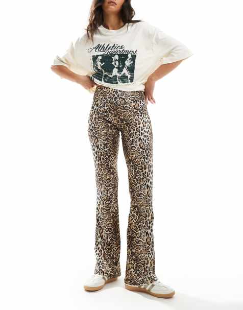 Pull&Bear – Leopardmönstrade, skulpterande, utsvängda byxor i polyamid - view 1