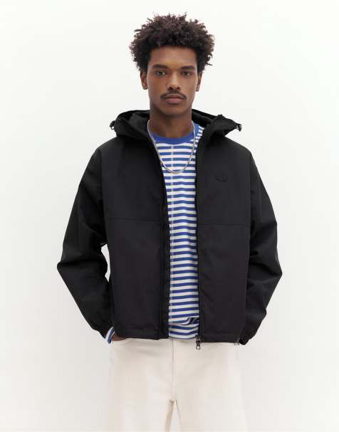 Pull&Bear Lightweight stwd raincoat in black - view 1