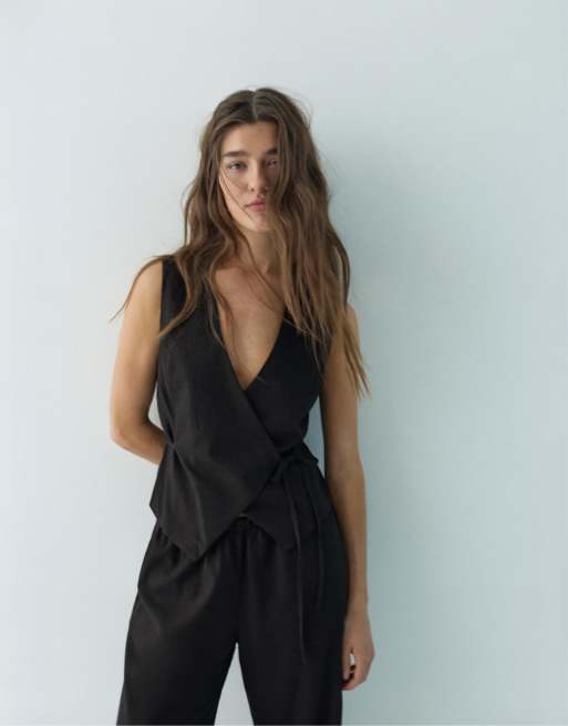 Pull&Bear linen blend vest with side tie fastening in black, 4 of 7