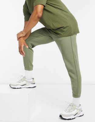 joggers with belt loops