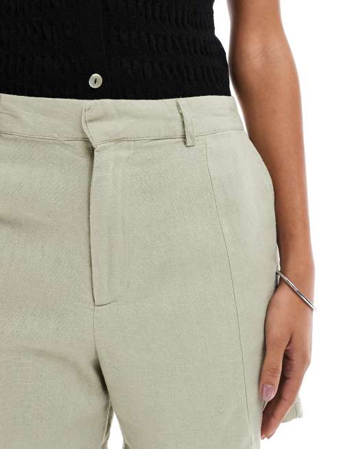 Pull&Bear linen look short in pale green, 3 of 5