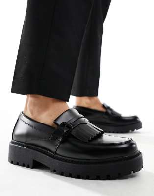 Pull&Bear loafer with tassle detail in black | ASOS