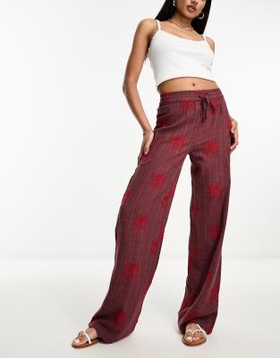 Pull & Bear - Locker geschnittene Boho-Hose in Rot, Kombiteil