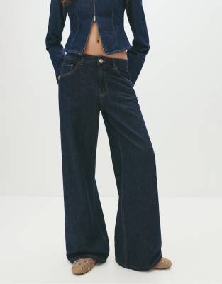 Pull & Bear - Lockere Oversize-Jeans in Marineblau
