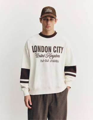 Pull & Bear London City Graphic Sweatshirt In White