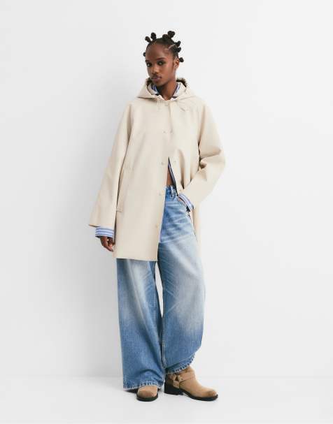 Pull&Bear Long rubberised raincoat in beige - view 1