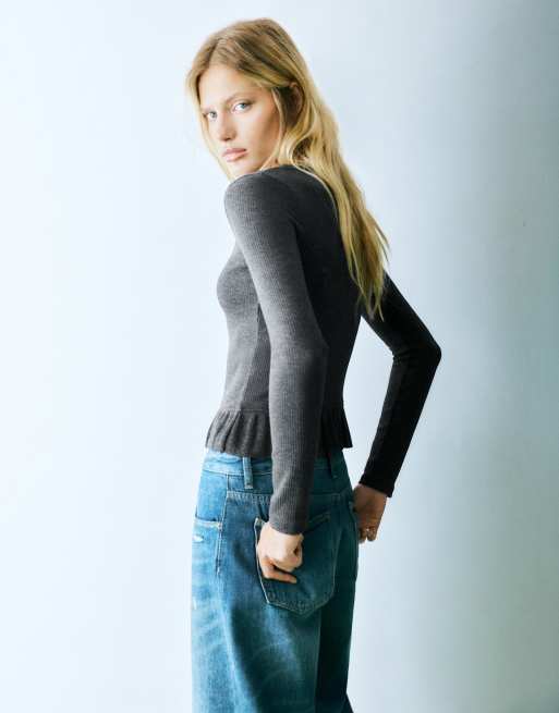 Pull&Bear Long sleeve frill t-shirt in grey marl, 2 of 7