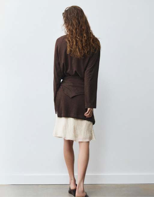 Pull&Bear Long sleeve raglan t-shirt in brown, 2 of 7