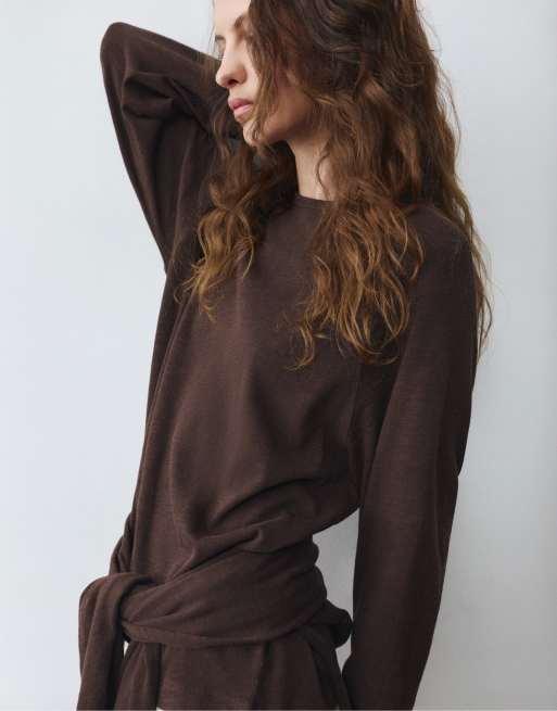 Pull&Bear Long sleeve raglan t-shirt in brown, 3 of 7