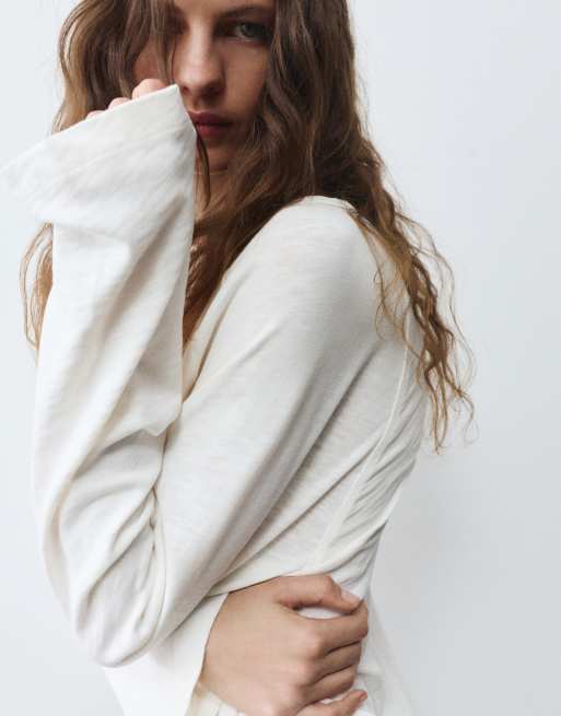 Pull&Bear Long sleeve raglan t-shirt in off white, 3 of 7