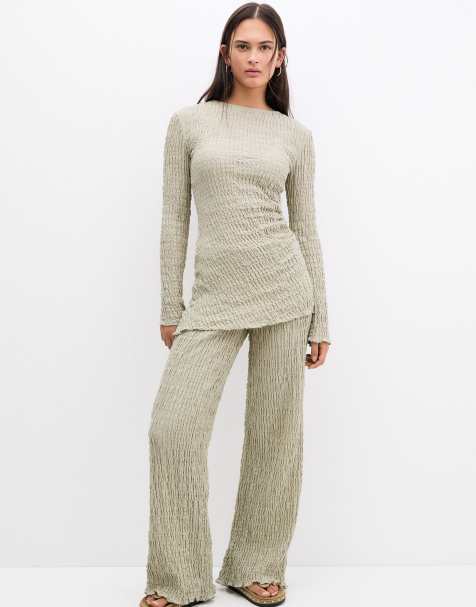 Pull&Bear long sleeve ruffled ruched top in green - view 1