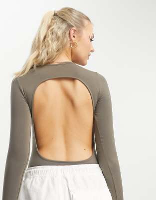 Pull&Bear Pull&Bear long sleeve second skin backless body in taupe-Neutral