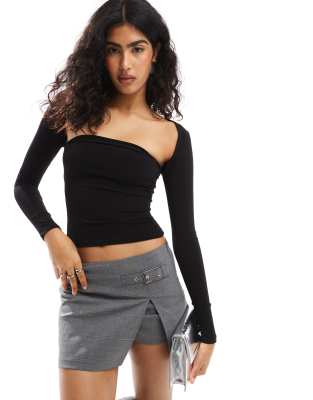 long sleeved bandeau top in black