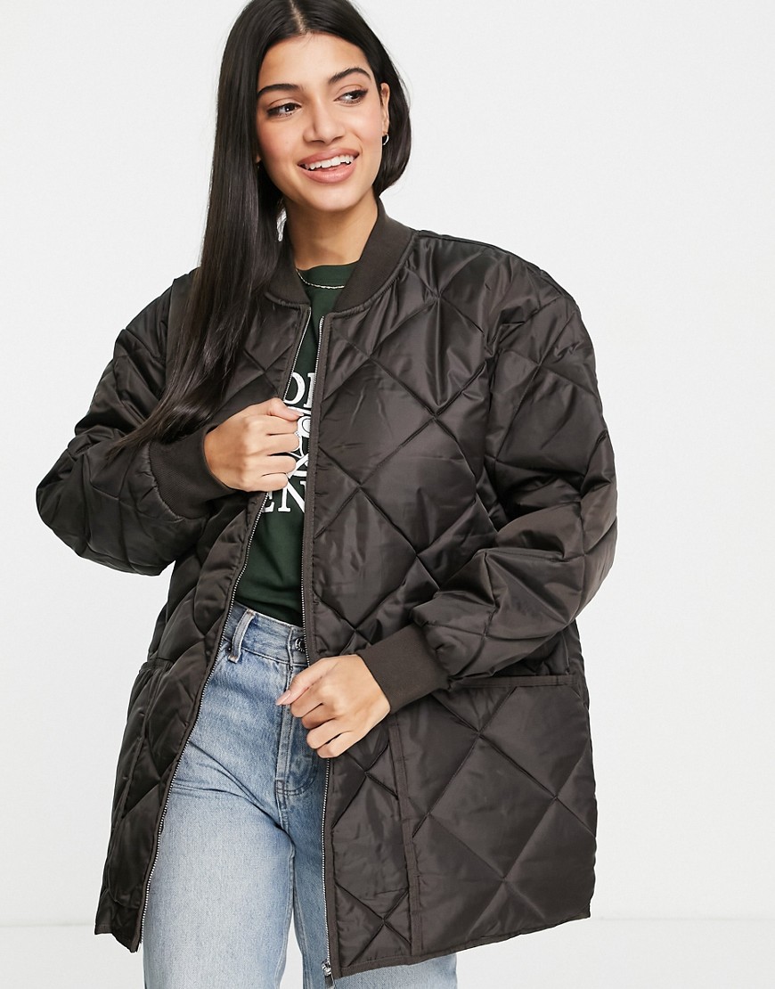 Pull & Bear longline bomber quilted jacket in dark down-Brown