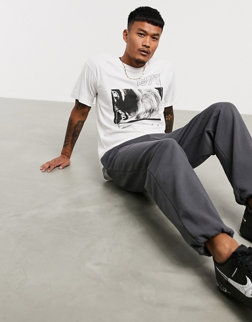 Pull&Bear loose fit t-shirt with chest print in white