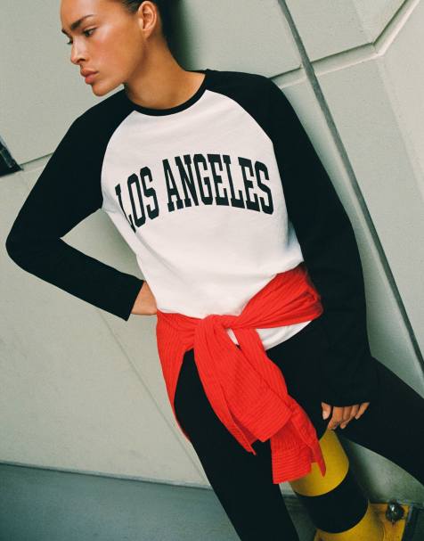 Pull&Bear Los angeles raglan sleeve t-shirt in white/black - view 1