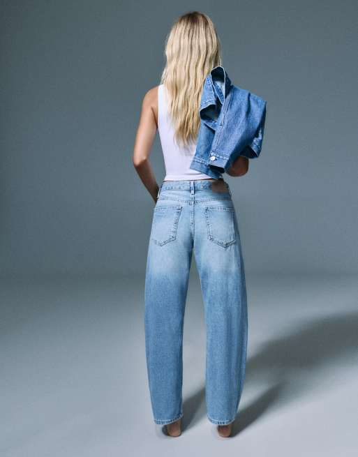 Pull&Bear Low-rise barrel jeans in medium blue, 3 of 7