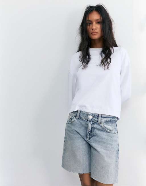 Pull&Bear Low-rise denim bermuda shorts in pale blue, 4 of 4