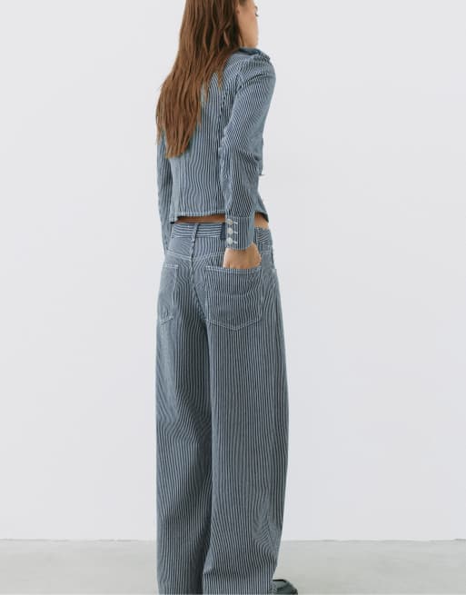 Pull&Bear Low-rise gestreifte Baggy-Jeans in Dunkelblau, 5 von 7