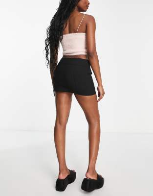 pull and bear black mini skirt