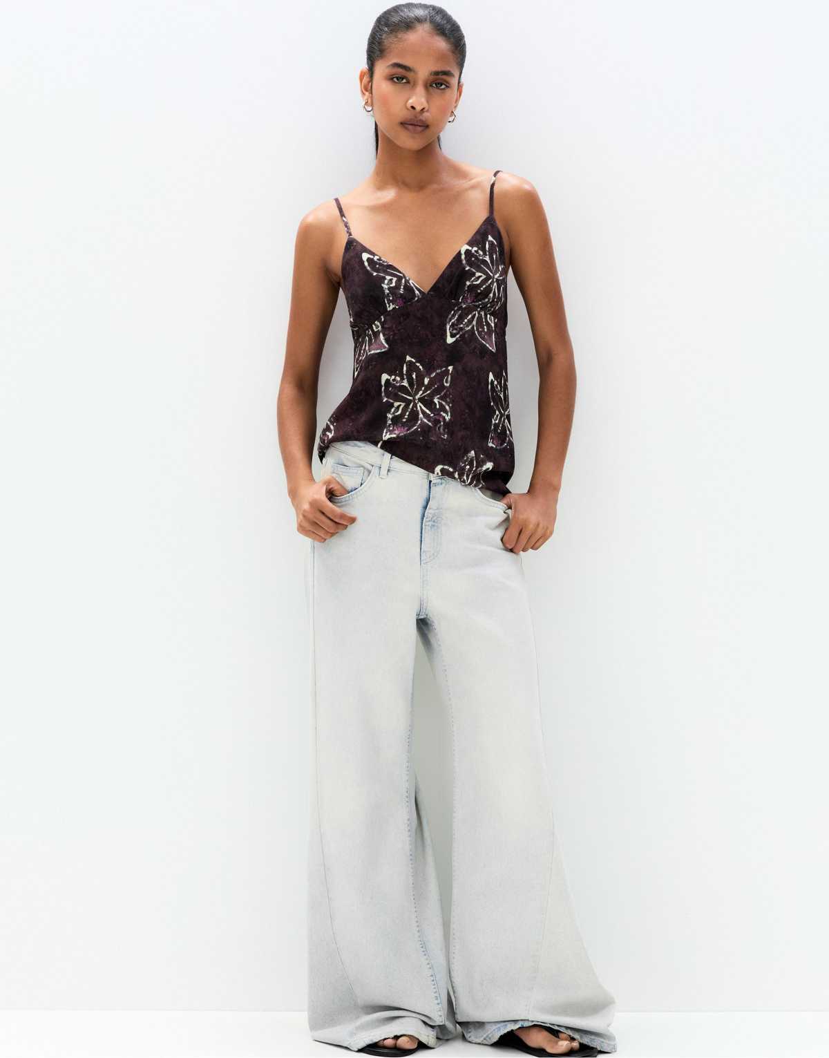 Pull&Bear low waist wide leg jeans in blue