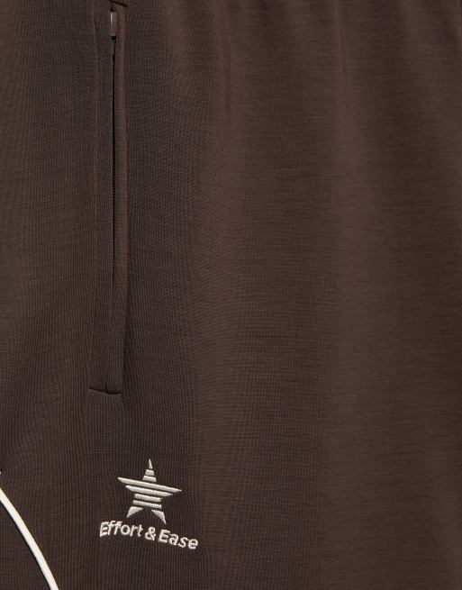 Pull&Bear løse joggingbukser med piping i brun, 2 af 3
