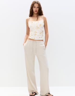Pull & Bear - Luftige Hose in Sandbeige mit Leinenanteil-Neutral