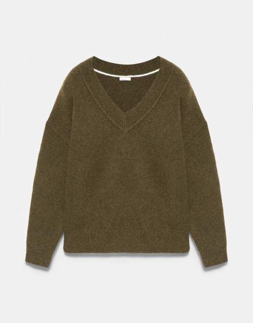 Pull&Bear maglione squadrato con scollo a V in verde caccia, 6 di 7