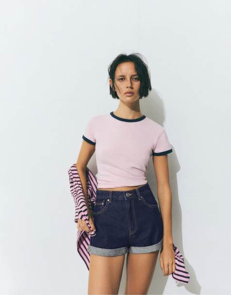 Pull&Bear – Marinblå jeansshorts i mom-modell med uppvikt fåll - view 1