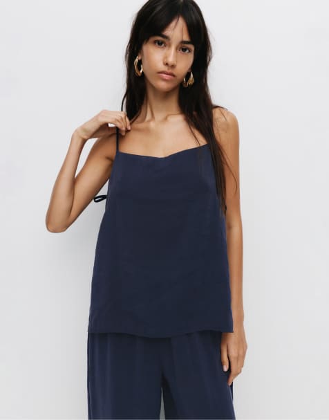 Pull&Bear – Marinblå topp med smala axelband och rosetter - view 1