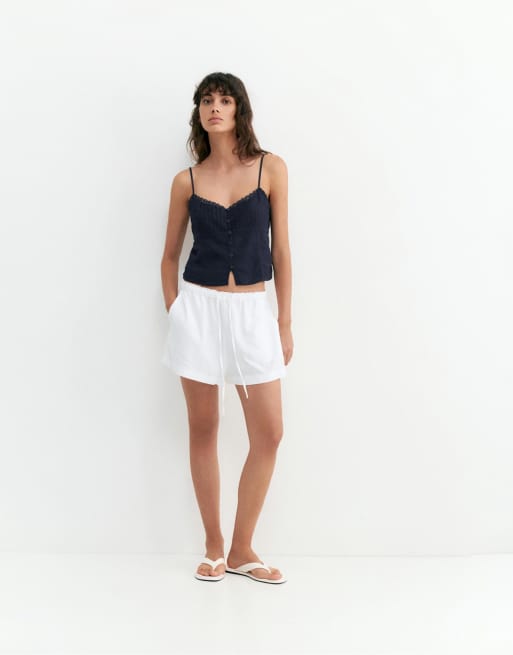 Pull&Bear - Marineblå croptop med cami-stropper og blondekanter, 4 af 4