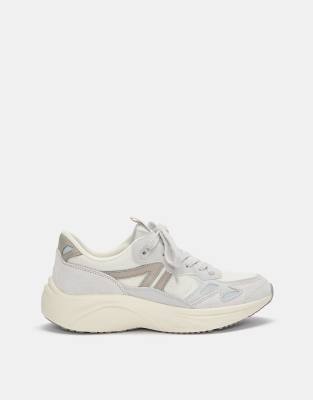 Pull & Bear - Mehrteilige Sneaker in Ecru-Weiß